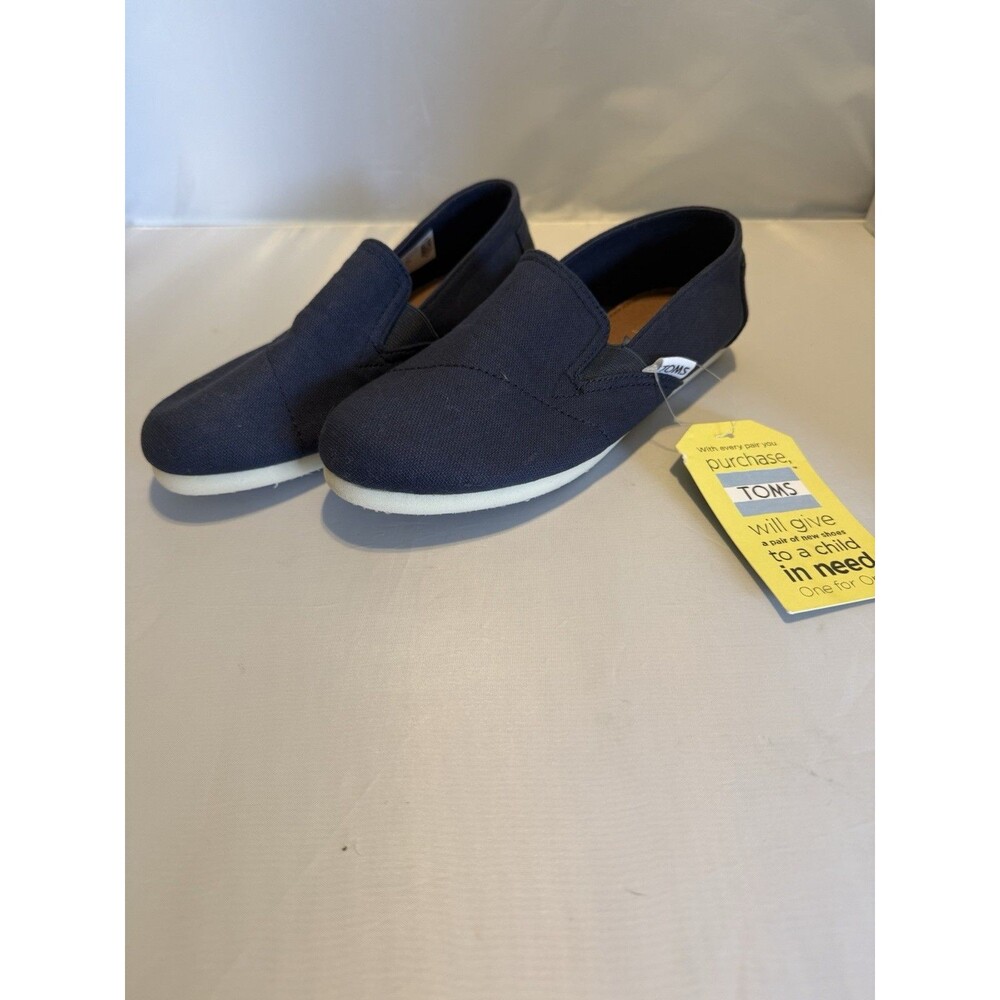 NEW Toms Women's Navy shoes size 6 NWT